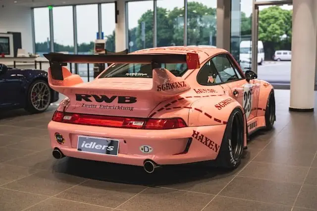 Porsche RWB orange clair arrière