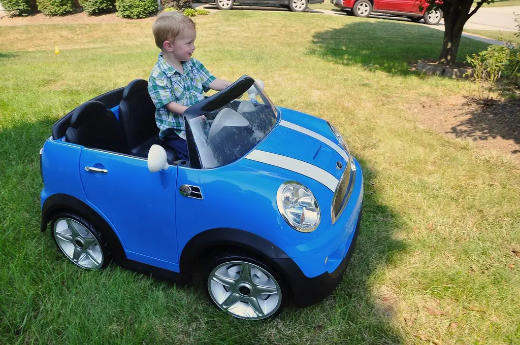 voiture électrique pour enfant Mini bleue