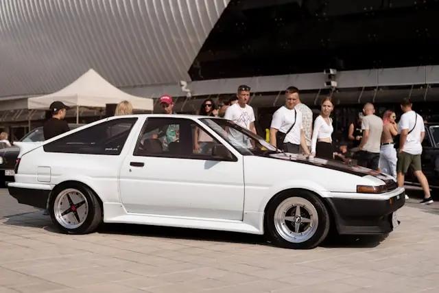 Coté Toyota Sprinter Trueno AE86