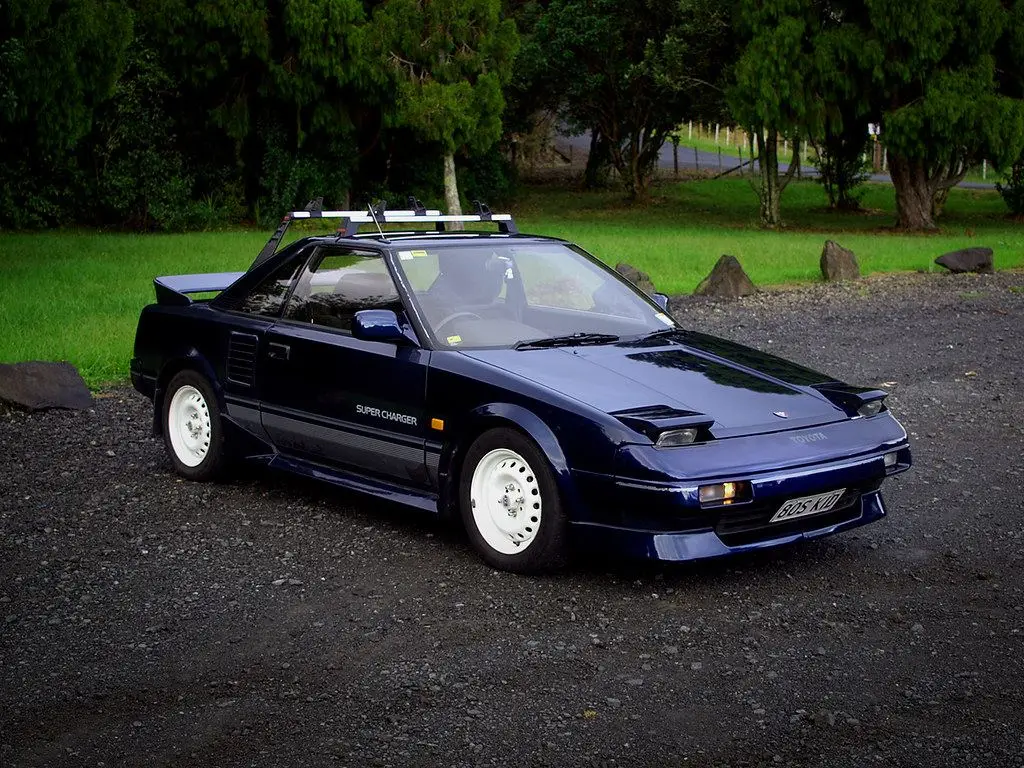 Toyota MR2 Foncée