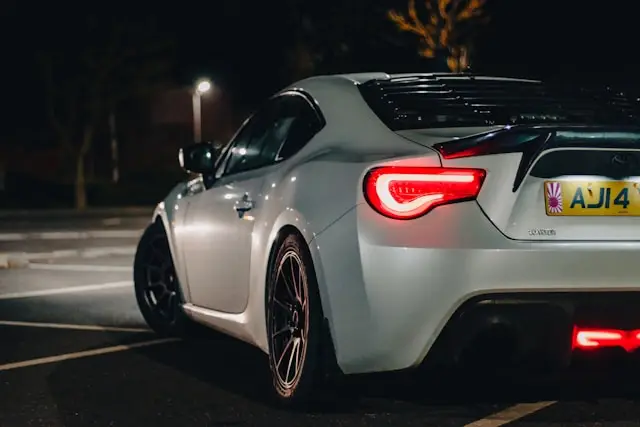 Arrière de Toyota GT86 blanche