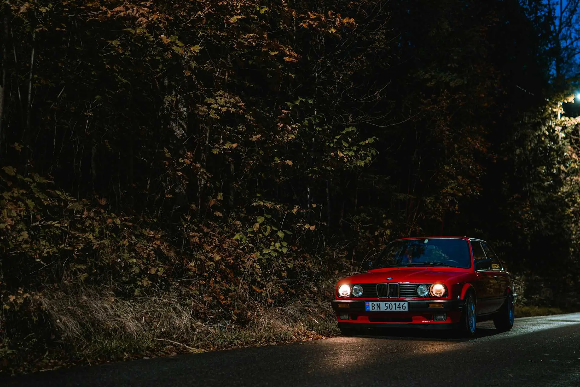 BMW E30 Rouge