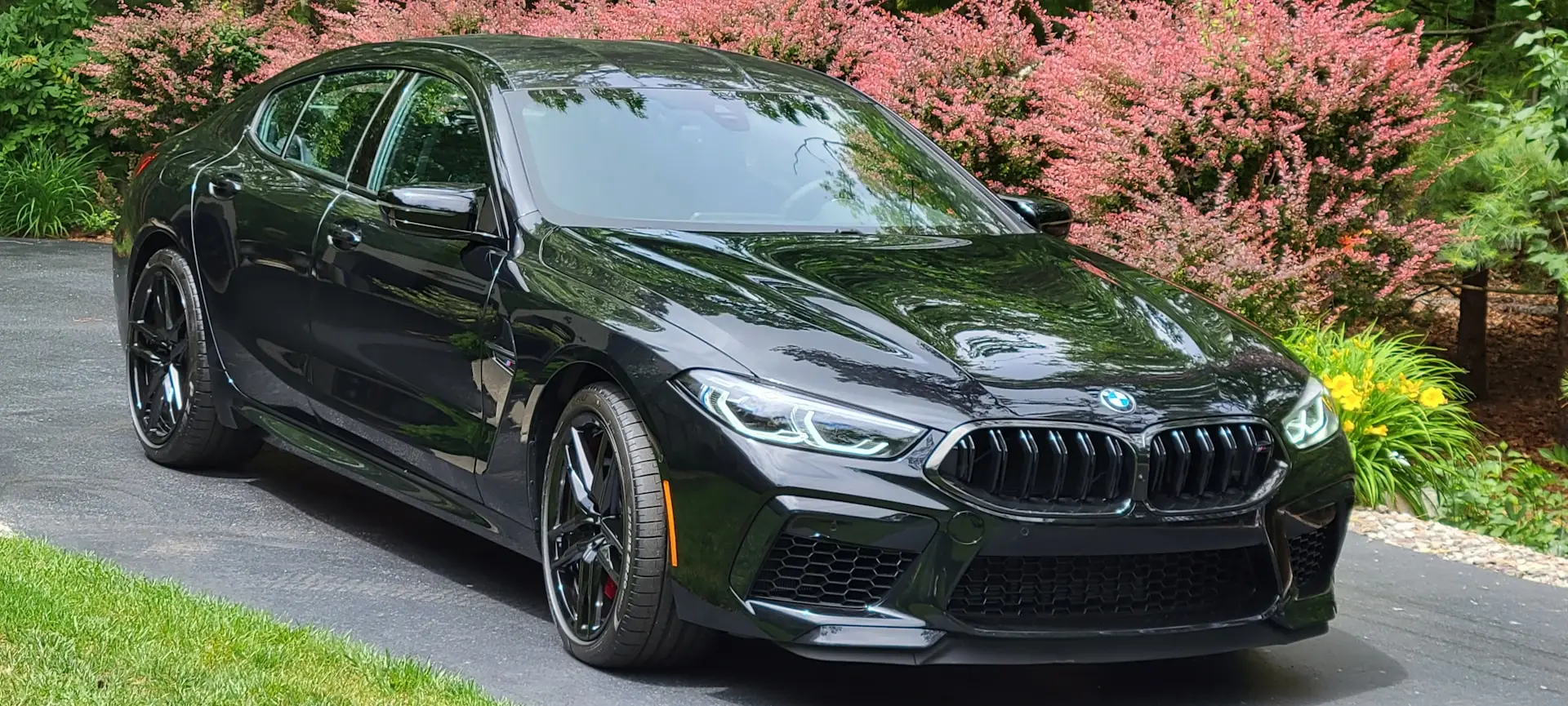 BMW M8 Noire Gran Coupé 5 portes