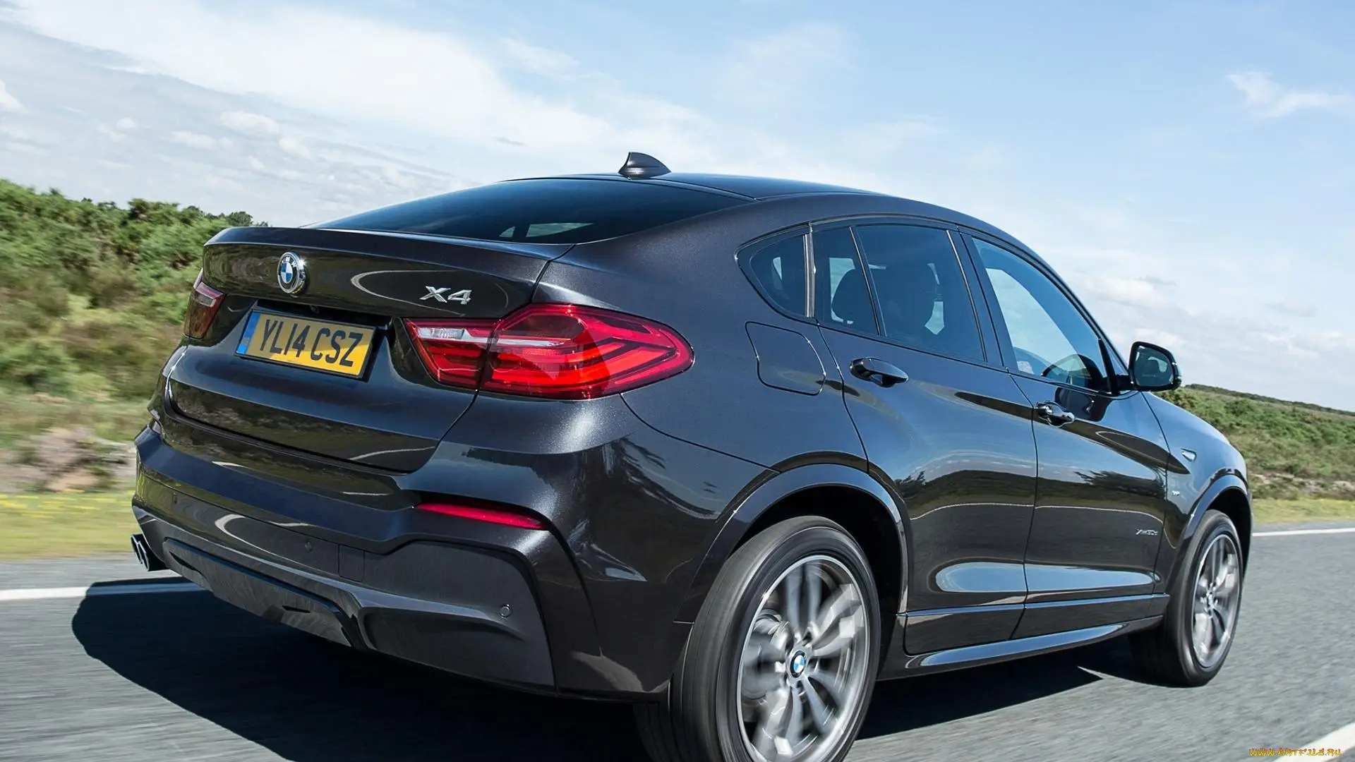 BMW X4 roulant arrière