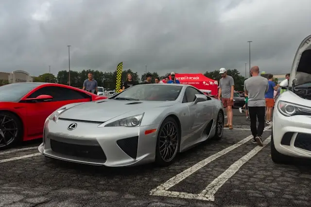 Lexus LFA Grise rassemblement automobile