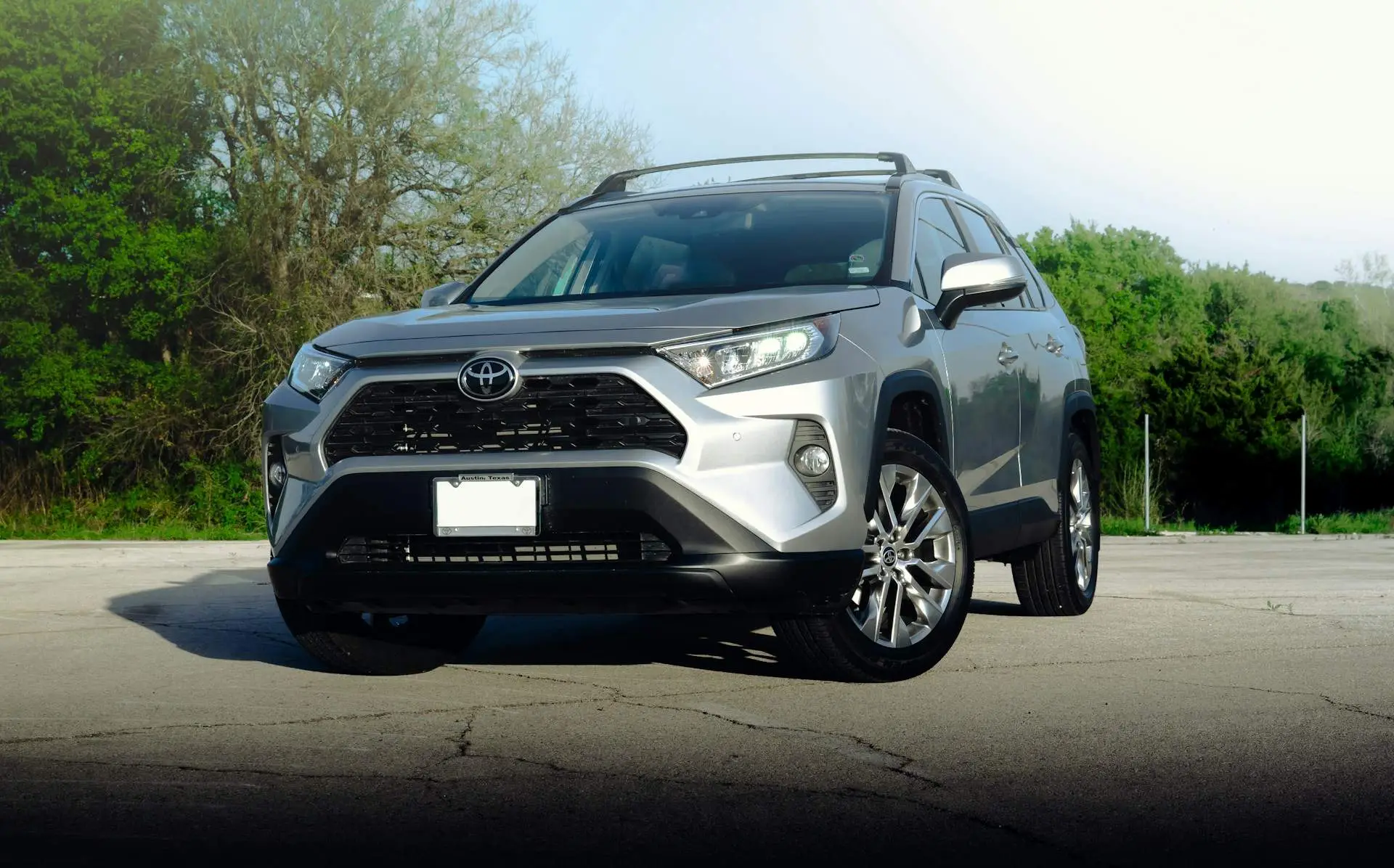 Toyota Rav4 grise de face