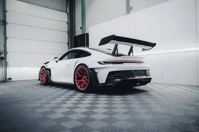 Arrière Porsche 992 blanche