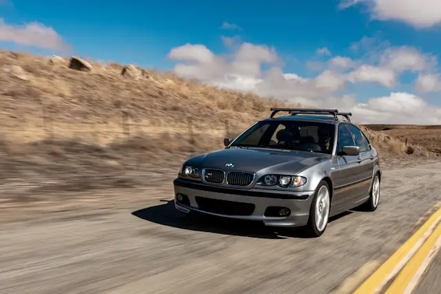 BMW E46 Sedan sur route