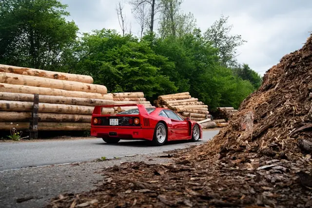 Ferrari F40 Rouge dehors