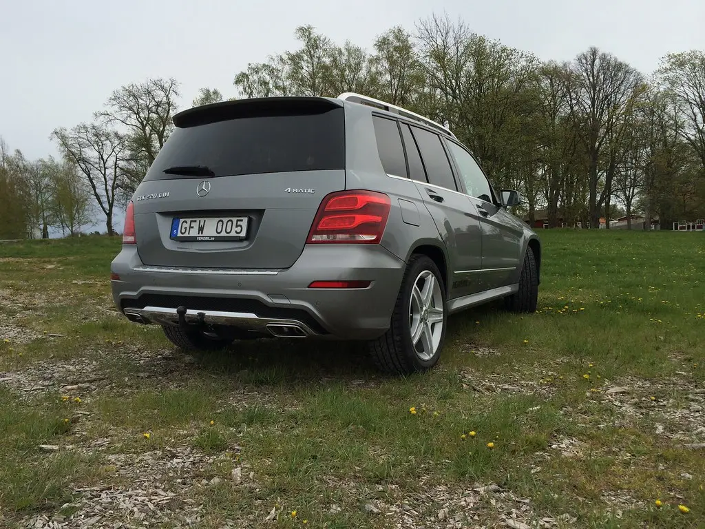 Mercedes Benz GLK 220 CDi 4Matic 2013 sur herbe