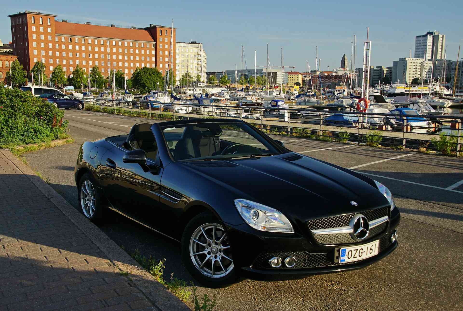 Mercedes SLK Noire port