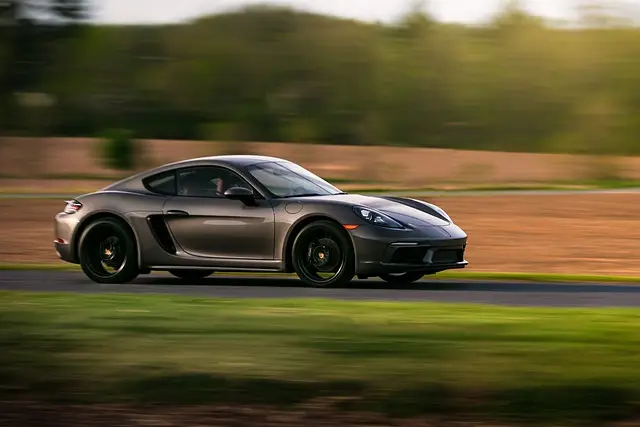 Porsche Boxster sur route