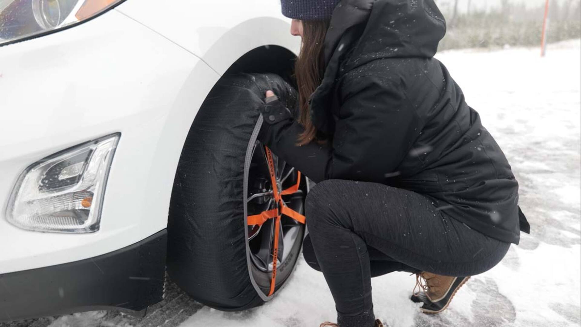 Chaussettes voiture neige installation