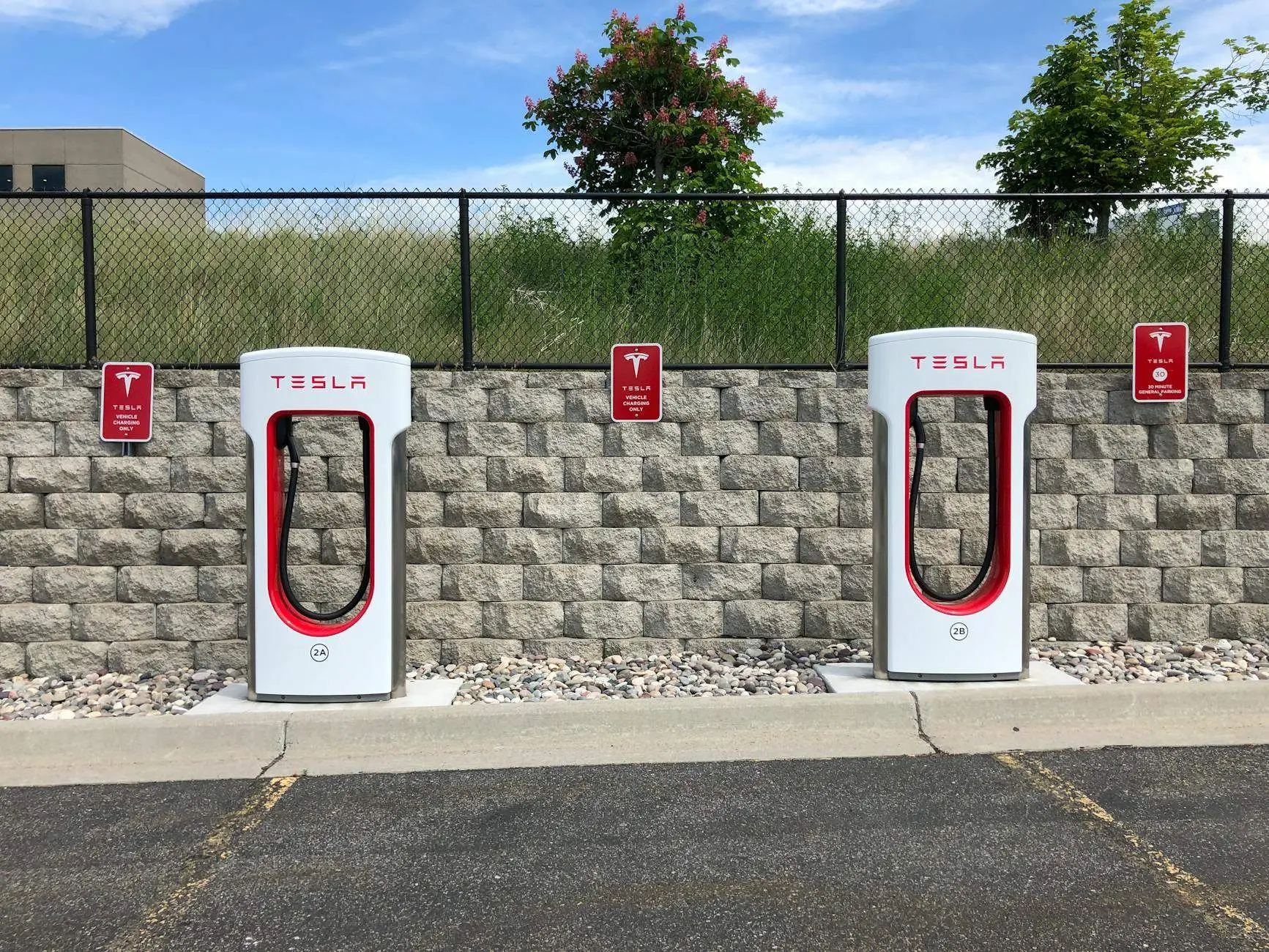 Recharge sans fil voitures électriques : réalité ou fiction ?