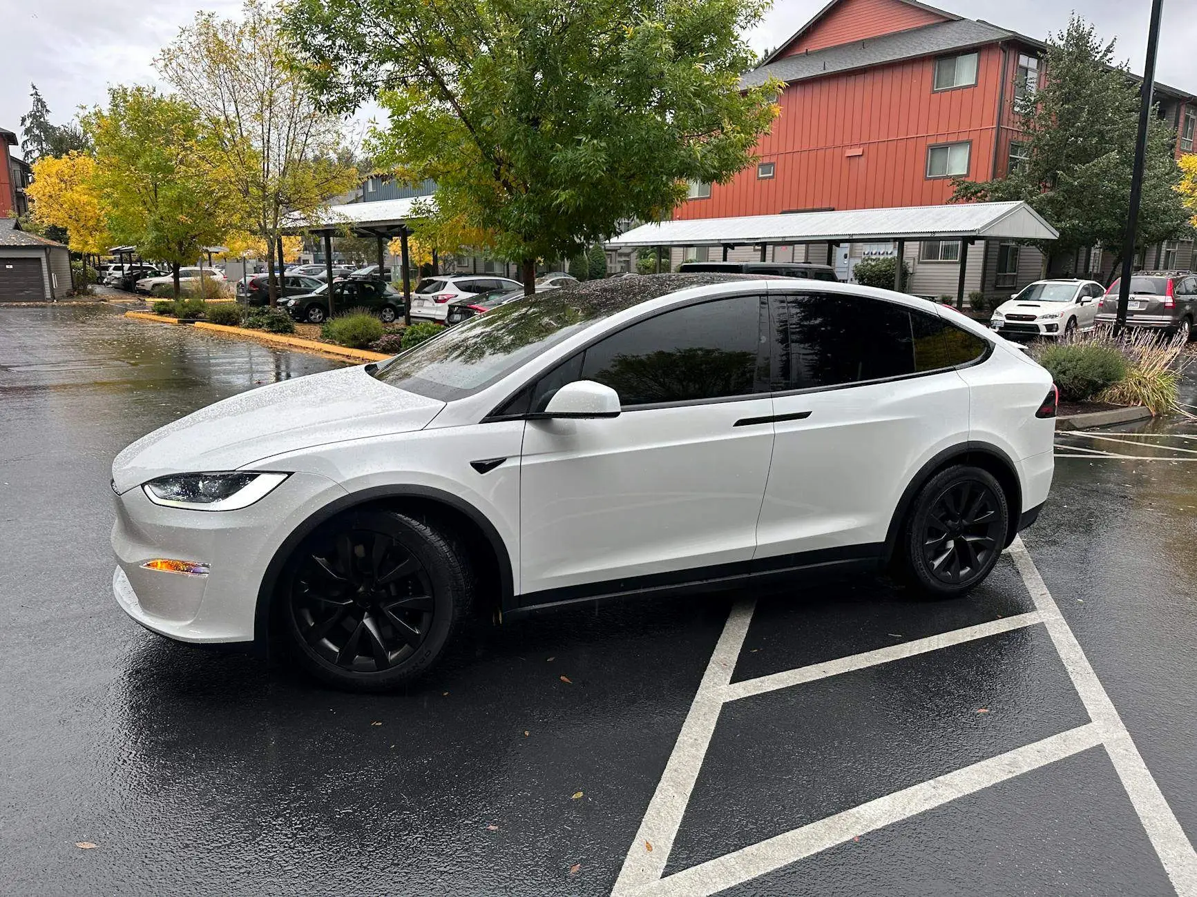 Voitures électriques de luxe : quel modèle choisir en 2025 ?