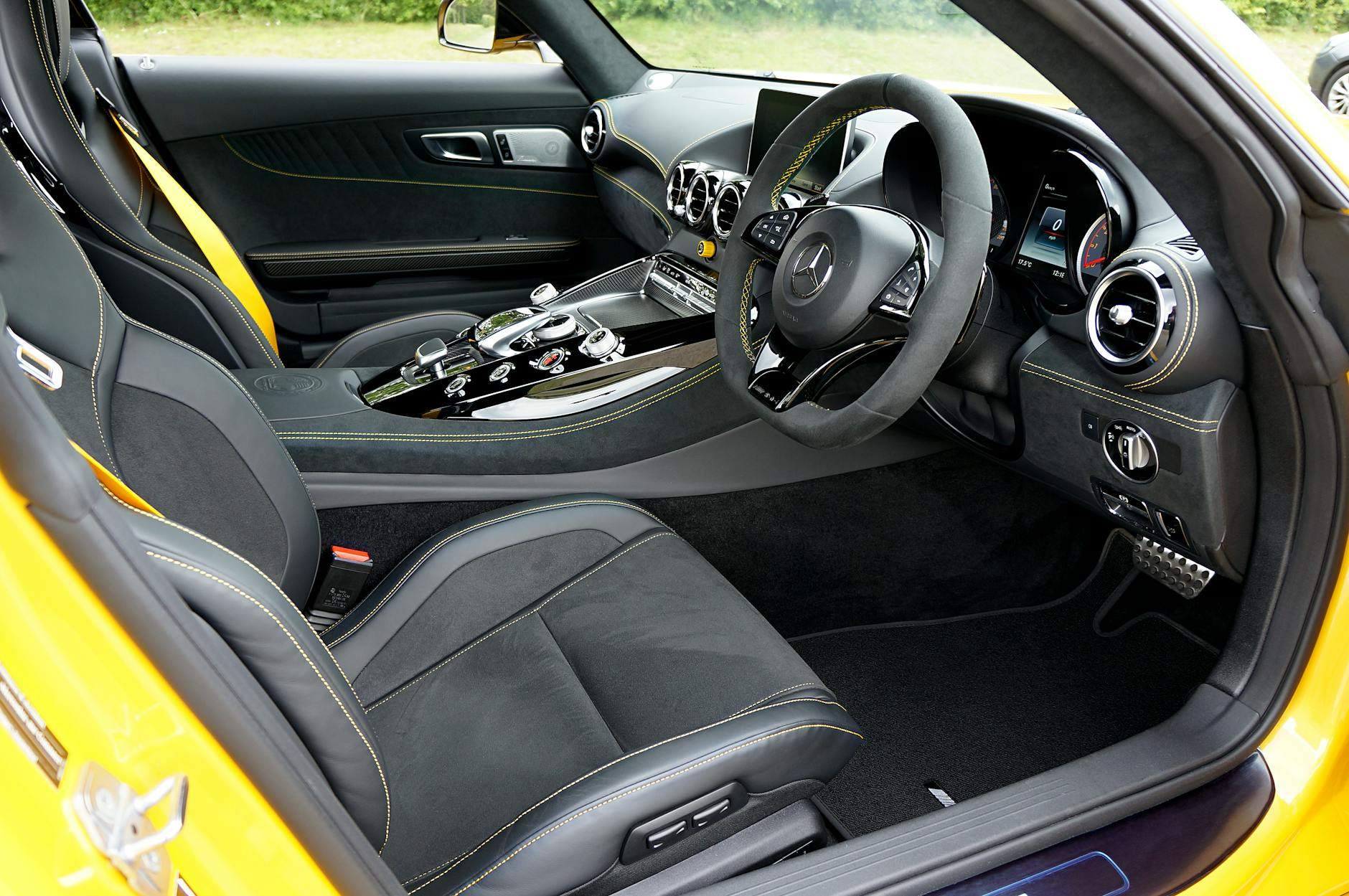 bmw-m4-competition-design