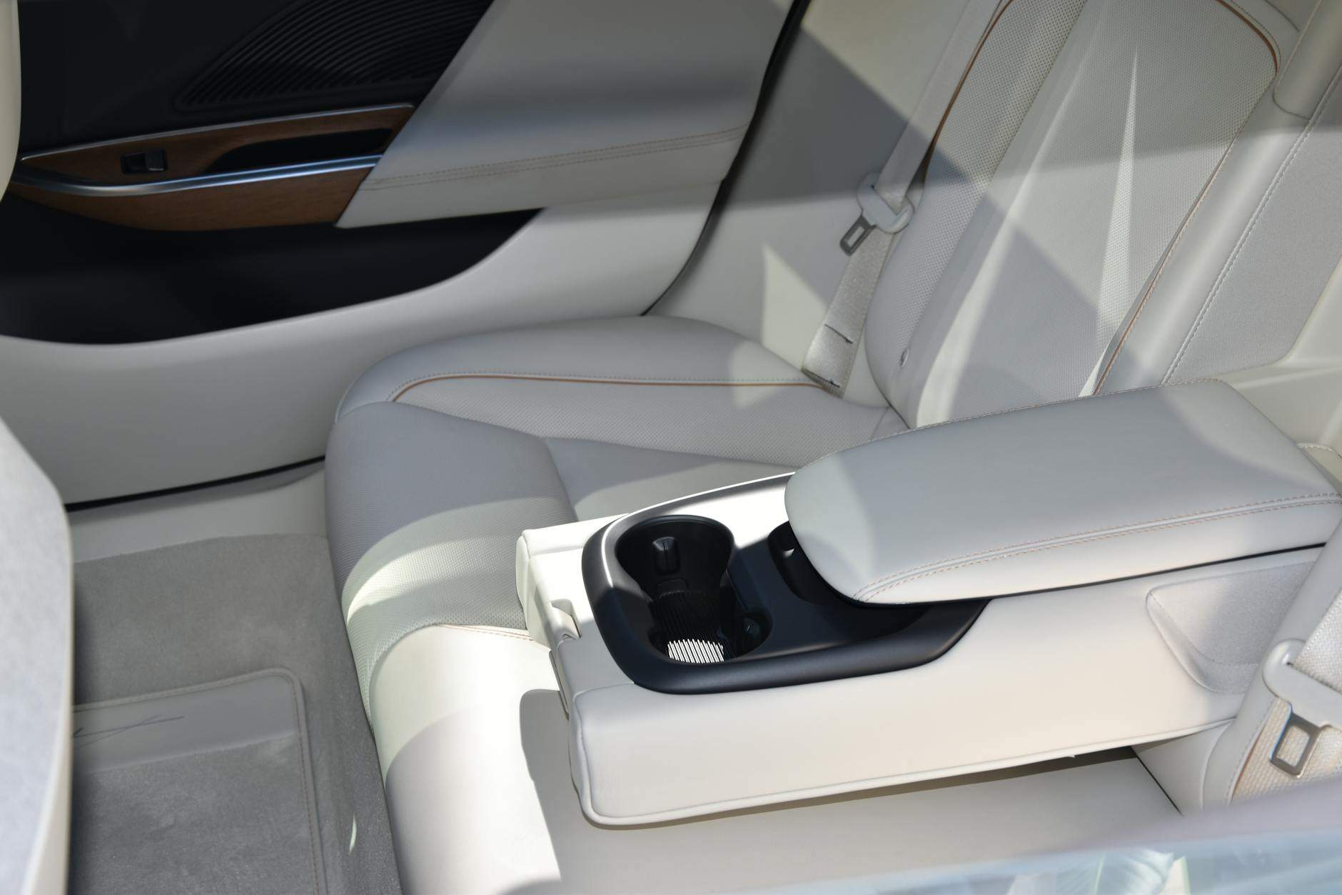 bmw-x7-suv-luxe-familial