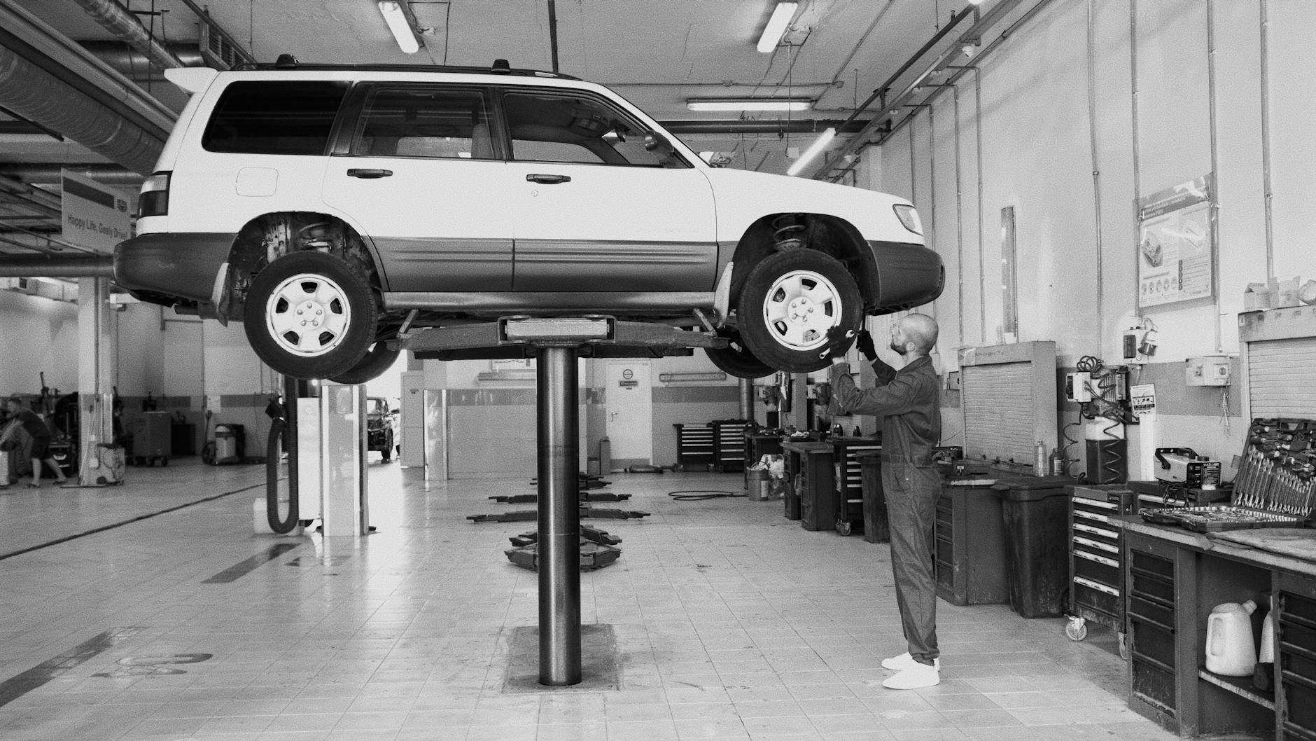 Pont élévateur garage : lequel choisir pour réussir ?